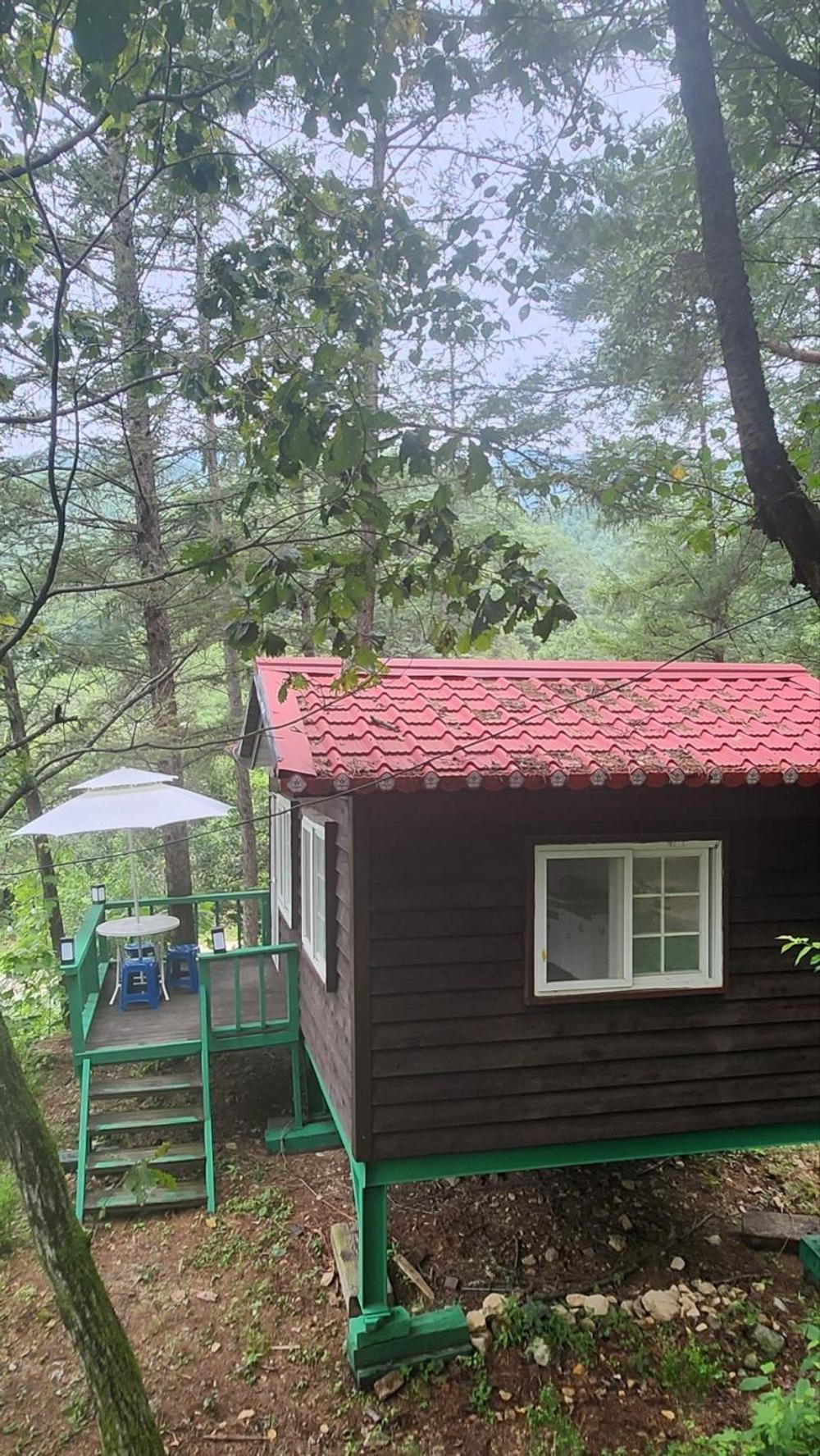 Hongcheon Gongjaksan Recreational Forest Pension מראה חיצוני תמונה