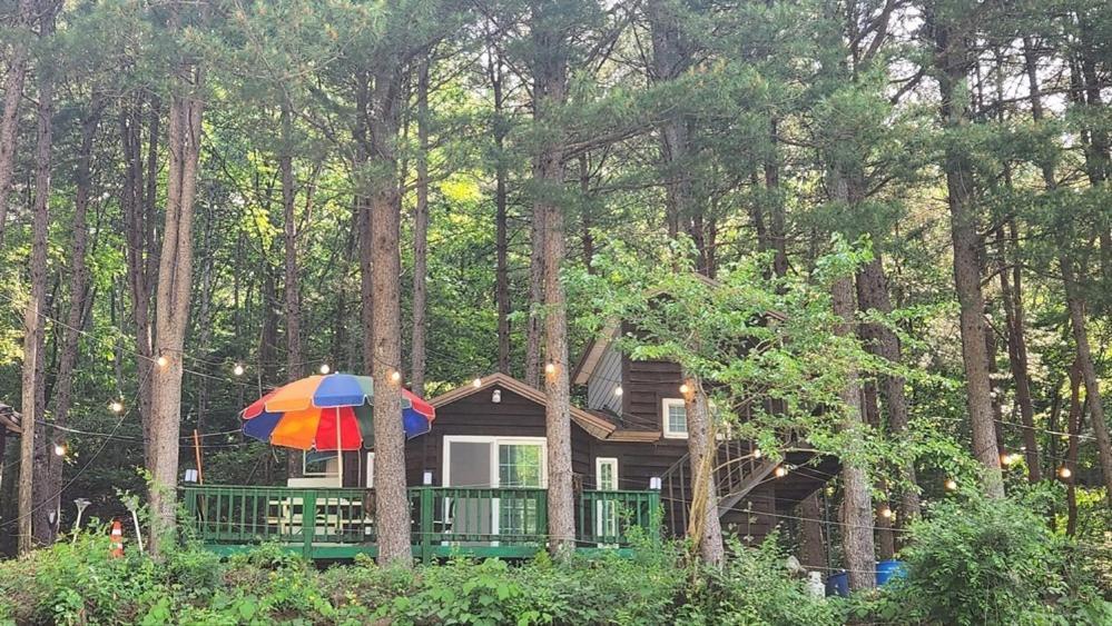 Hongcheon Gongjaksan Recreational Forest Pension מראה חיצוני תמונה